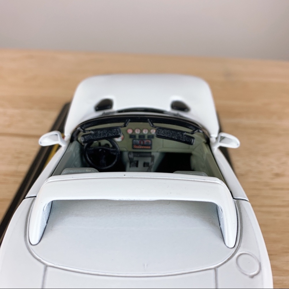 1992 Dodge Viper RT/10 Collectible - Picture 7 of 11
